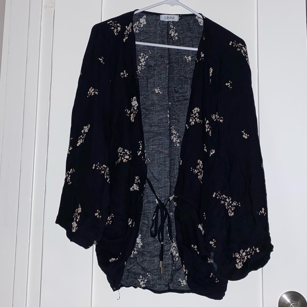Lilyful black
